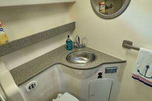2004 Rinker 342 Fiesta Vee thumbnail 73