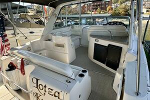 37ft Rinker Yacht For Sale