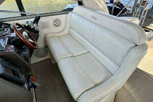 2004 Rinker 342 Fiesta Vee thumbnail 23