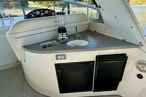2004 Rinker 342 Fiesta Vee thumbnail 17