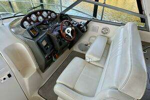 2004 Rinker 342 Fiesta Vee thumbnail 21