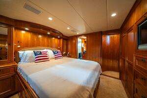 2006 Offshore Yachts 72 Pilothouse thumbnail 41