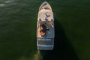 2006 Offshore Yachts 72 Pilothouse thumbnail 9