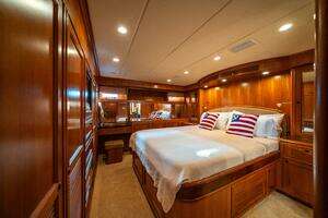 2006 Offshore Yachts 72 Pilothouse thumbnail 39