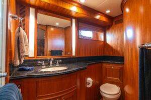 2006 Offshore Yachts 72 Pilothouse thumbnail 43