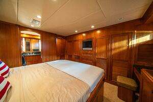 2006 Offshore Yachts 72 Pilothouse thumbnail 42
