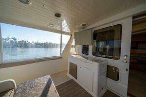 2006 Offshore Yachts 72 Pilothouse thumbnail 15