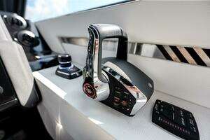 2023 Cruisers Yachts 42 GLS OB thumbnail 37