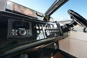 2023 Cruisers Yachts 42 GLS OB thumbnail 34