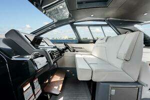 2023 Cruisers Yachts 42 GLS OB thumbnail 30