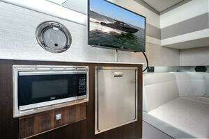 2023 Cruisers Yachts 42 GLS OB thumbnail 21