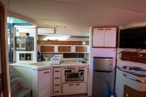 Calhoun s Saloon 42ft Sea Ray Yacht For Sale