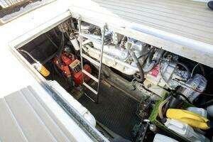 1990 Sea Ray 420 Sundancer thumbnail 34