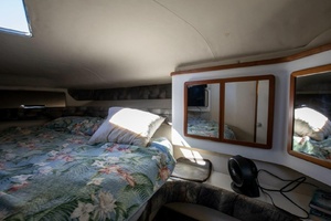 Calhoun s Saloon 42ft Sea Ray Yacht For Sale