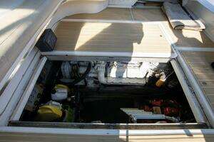 1990 Sea Ray 420 Sundancer thumbnail 35