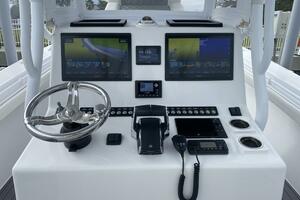 33ft Front Runner Yacht For Sale