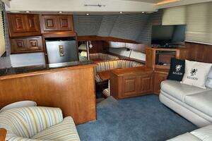 1990 Viking 38C thumbnail 4