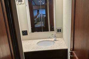 1990 Viking 38C thumbnail 10