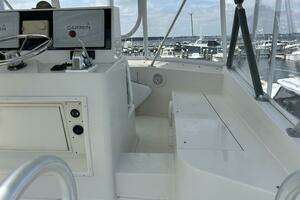 1990 Viking 38C thumbnail 14
