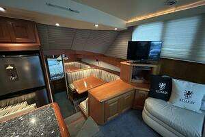 1990 Viking 38C thumbnail 6