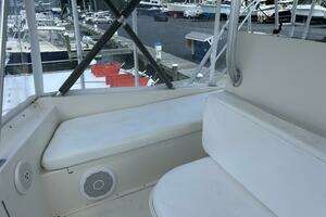 1990 Viking 38C thumbnail 18