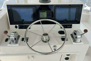 1990 Viking 38C thumbnail 16