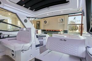 32ft Sea Ray Yacht For Sale