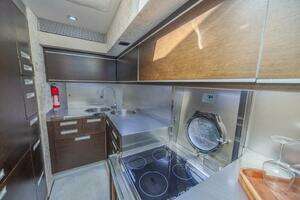 2009 Azimut 68S thumbnail 20
