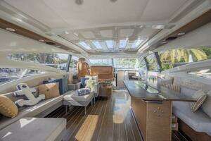 2009 Azimut 68S thumbnail 17