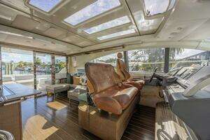 2009 Azimut 68S thumbnail 11