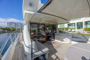 2009 Azimut 68S thumbnail 6