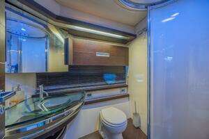 2009 Azimut 68S thumbnail 23