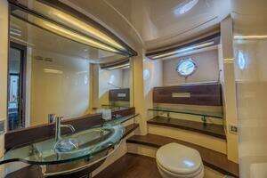 2009 Azimut 68S thumbnail 25