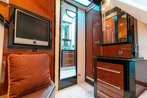 2009 Marquis thumbnail 87