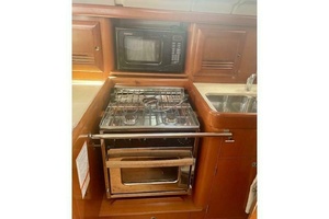 43ft Beneteau Yacht For Sale