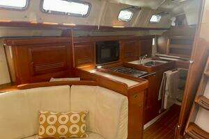 2007 Beneteau 423 thumbnail 3