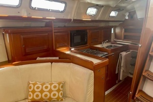 43ft Beneteau Yacht For Sale