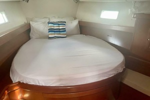 43ft Beneteau Yacht For Sale