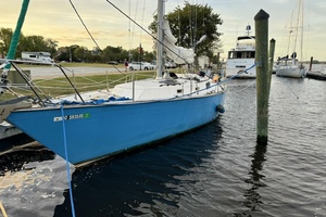38ft Morgan Yacht For Sale