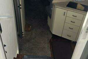 1990 Trojan 11M Express thumbnail 21