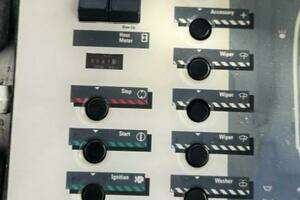 1990 Trojan 11M Express thumbnail 8