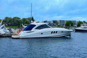  2010 Sea Ray 500 Sundancer Yacht For Sale in Mackinaw City MI