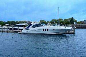  2010 Sea Ray 500 Sundancer Yacht For Sale in Mackinaw City MI