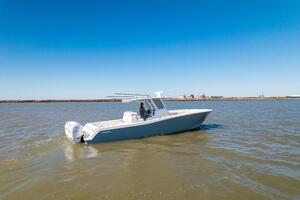 2019 Invincible 39 Open