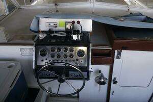 1979 Chris-Craft Catalina 350 thumbnail 17