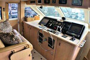 1996 Hatteras thumbnail 9