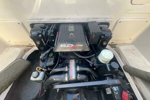 Photo 4911868 for 1999 Sea Ray 215 Express Cruiser  