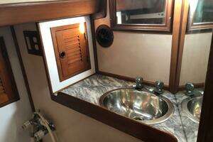 1987 Tayana Mariner 36 thumbnail 29
