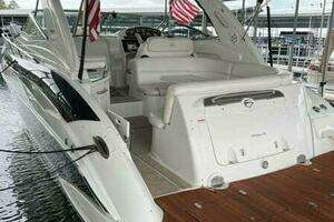 2006 Crownline 340 CR thumbnail 2