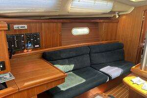 2003 Hunter 356 thumbnail 32